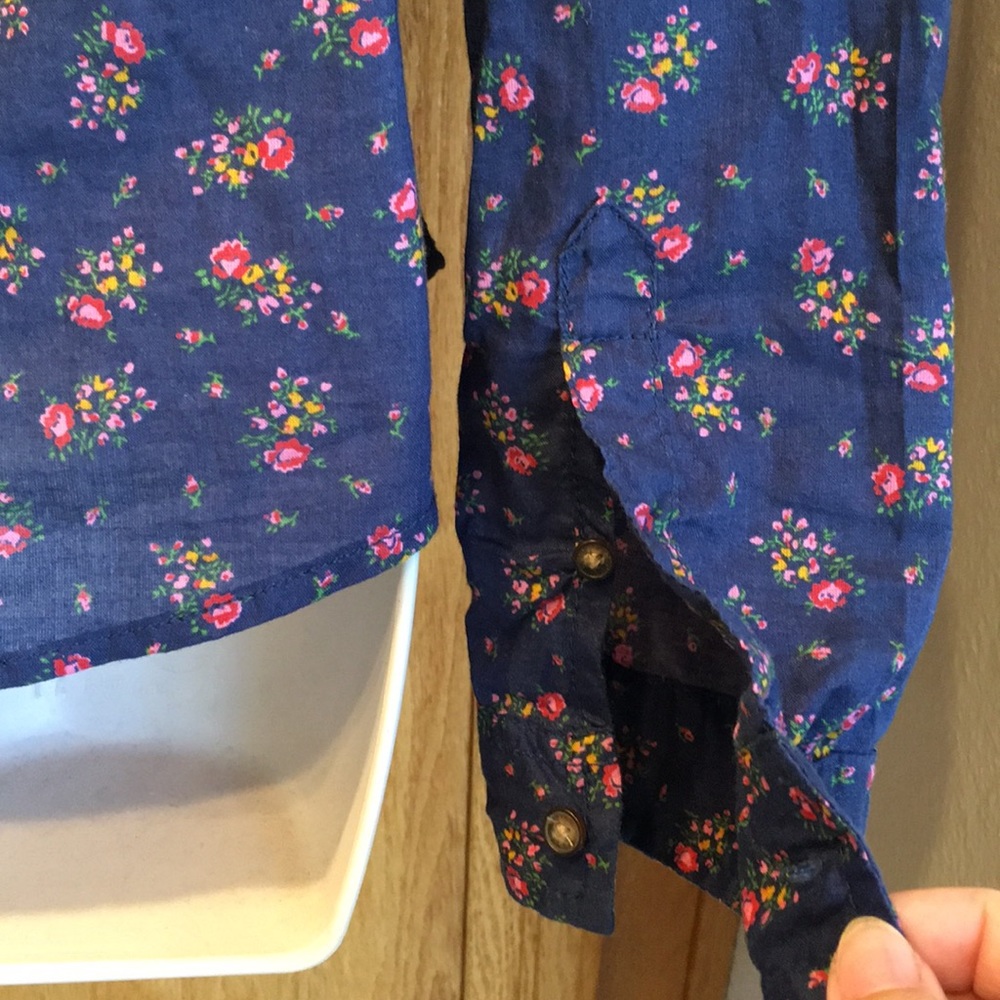 Hollister Navy Blue Floral Button Down Shirt M - Picture 9 of 9
